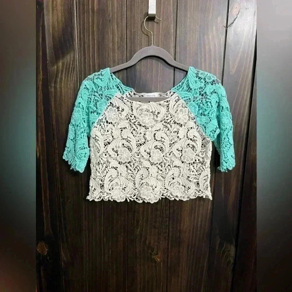 Y2K Delia’s White/Teal Lace Crop Top, Size: Medium - Picture 4 of 12